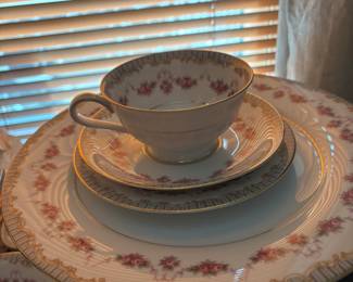 Noritake 5201Ridgewood China Noritake  63 pcs