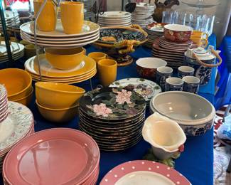 Wonderful China and Ceramic Sets,  Plate Holders