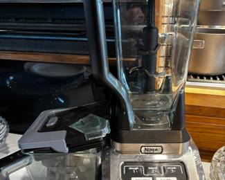 Ninja Blender with accessories