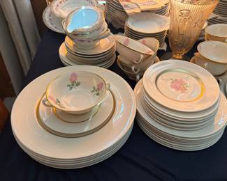 Franciscan China "Cherokee Rose" 47 pcs