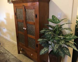 Double door pie safe