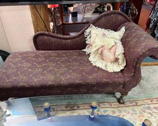 Fainting sofa/ Chase Lounge