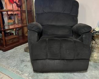 Like New Electric Lift Recliner