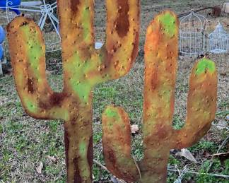 More metal Cactus