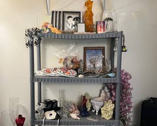 More cool collectable items, frames & vases 