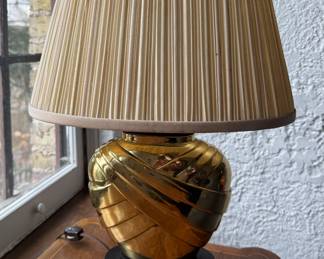 Mid-Century Ribbed Brass Table Lamp. Measures 18" H.