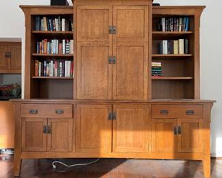 Custom Sawbridge Studios Two-Piece Quarter Sawn Oak Bookcase Handcrafted by Ron Skidmore & Steve Stenger Circa 1998. Photo 1 of 2.