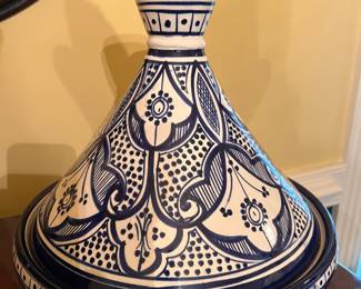 Blue and white warming plate