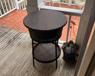 Wicker round side table