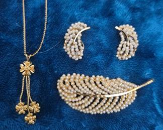 Vintage BSK Leaf Brooch and Earrings Set Faux Seed Pearls Gold Tone Circa@1948-1970