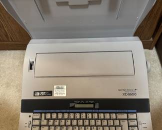 Smith CORONA Portable Electric Memory Typewriter Dictionary XD5500 USA