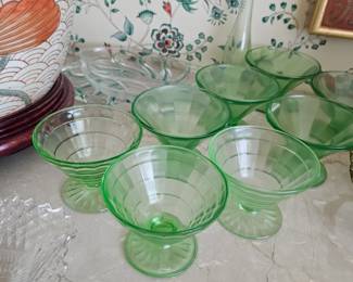 Set of 8 Vintage Uranium Vaseline Green Glass Sorbet Ice Cream Dessert Cups