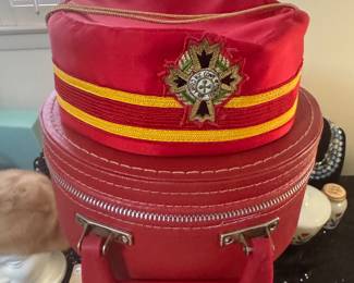 Masonic KT Comm of Honor Hat With  Red Case