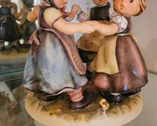 Hummel _ Ring Around the Rosie Figurine 348 TMK4