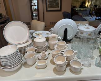 Vintage Pfaltzgraff Aura Dinner Plates Pink Blue Stripe Dishes Made In USA 