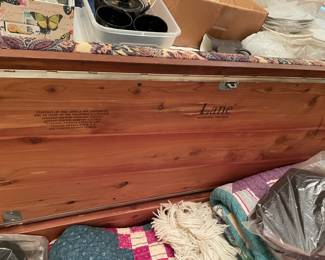 Lane cedar chest