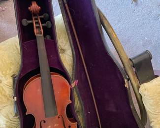 Violin - needs some TLC