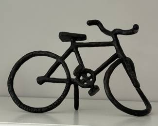 Sculpture signed by Manuel Ferreiro 