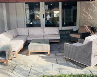 Kingsley Bate patio set