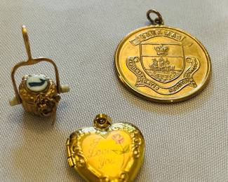 Gold charms and Bahamas pendant