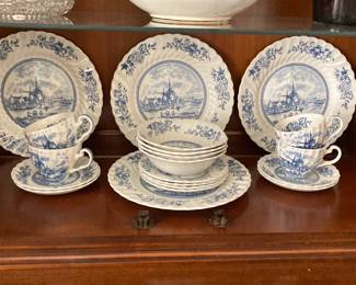 Johnson Brothers Tulip Time 4 place settings