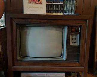 TW222Vintage Zenith TV