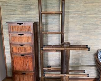 TW231Towel Rack And Drawers