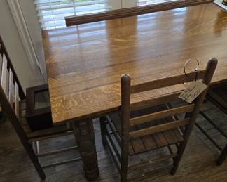 Large Farmhouse Tabletop Closeup