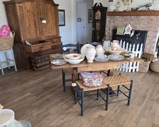 Farmhouse Dining Table with Pullout Extensions; 5 Slat Chairs and Bench