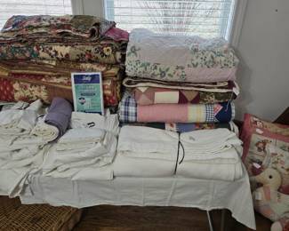 Linens / Quilts