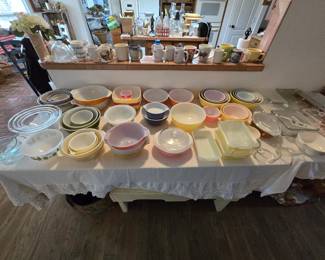 Pyrex, Corningware, Pottery, Depression Glass, Vintage Ribbed Glass Refrigerator Dish 1940s 