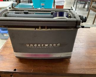 Underwood Rhythm Touch Deluxe Typewriter