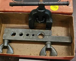 IMPERIAL FLARING TOOL