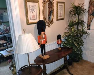 36" German nutcracker & it's little brother