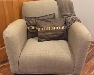 32 LightBrownUpholsteredAccentChairwPillowsBlanket