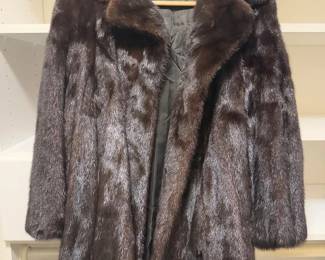 100 MinkFurCoatLuxuriousDarkBrownSizeSmall