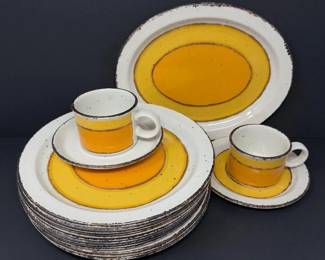 22 VintageMidwinterStonehengeSunDinnerwarePlatesCupsSaucers