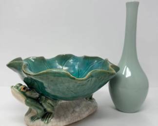 36 GumpsJapanCeladonBudVaseMajolicaFrogBowl