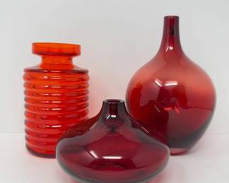 8 HandBlownGlassVasesLikelyIKEASalongVasesOrangeRibbedVase