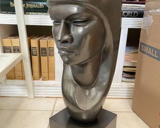 African wooden carved bust, beautiful condition