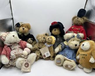 Lot 205 | Boyds Bears Head Bean Collection Teddy Bears