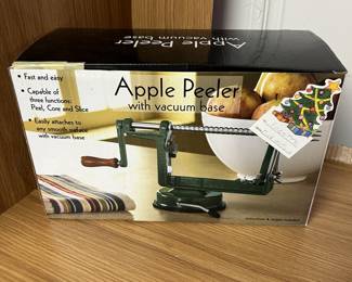Lot 113 | Apple Peeler w Vacuum Base