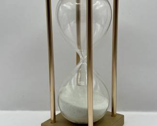 Lot 174 | Hourglass