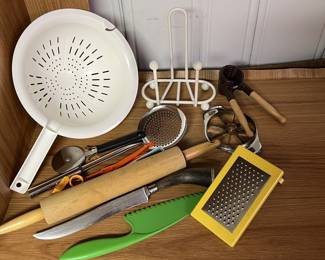 Lot 120 | Kitchen Utensils Strainer, etc