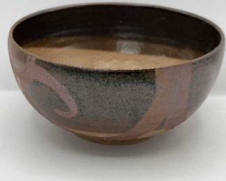 Lot 3 | Artist signed Stoneware Pottery Bowl
