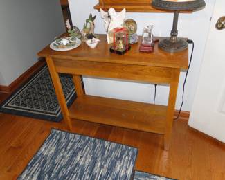 Nice nod to the mission style table, with matching mirror