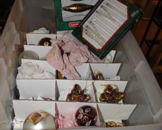 Miscellaneous loose Christmas Bulbs, $1 