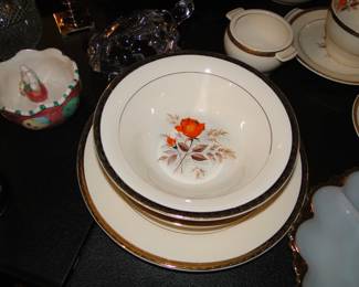Very nice, impeccable condition vintage China set