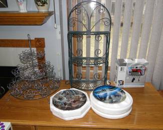 Cupcake holder on the left, small rack to hold whatever you want to put on it, and some collector plates