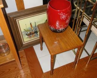 Nautical artwork, small end table, decorative vase